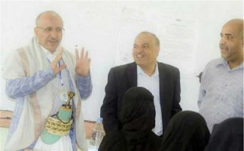 مسؤول حوثي يهدد المعلمين المنظمين للإضراب بالسجن والفصل الكلي من الوظيفة العامة 