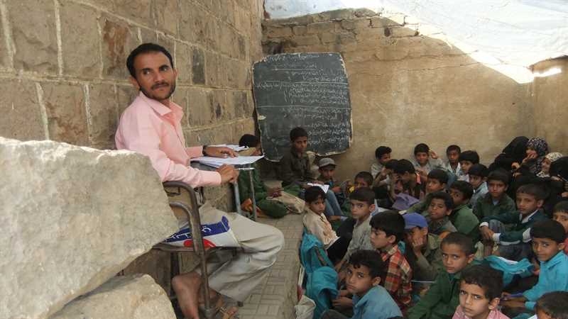 قصص ملهمة من إب..طلاب الريف في اليمن الكفاح خياراً إجبارياً لمواصلة التعليم