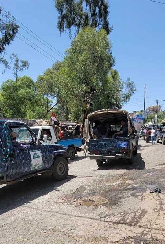 خشية تجدد التظاهرات الشعبية.. انتشار مكثف لمليشيا الحوثي في شوارع إب