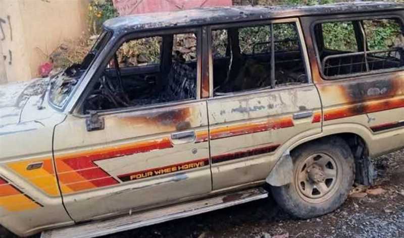 مجهولون يُحرقون سيارة مواطن في المخادر شمالي إب