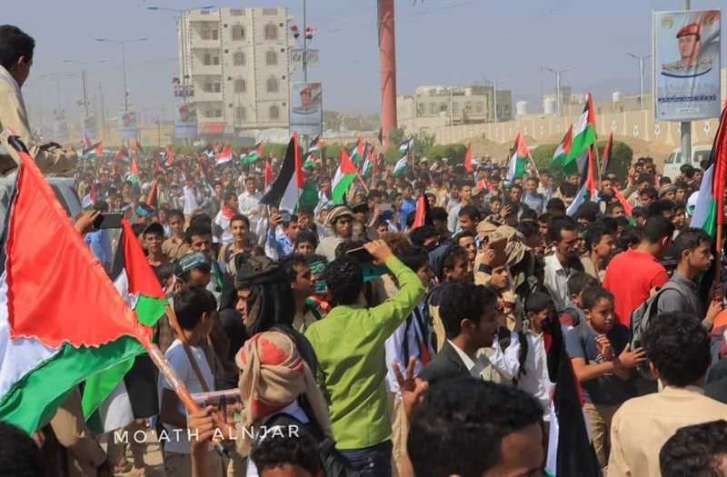 مأرب.. مسيرة طلابية حاشدة للتنديد بجرائم الاحتلال الإسرائيلي في غزة