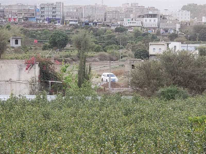 مسلحون يهاجمون منزلين في المخادر شمالي إب