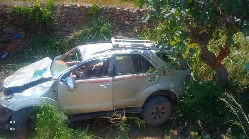 إصابة عائلة من إب في حادثة سير جنوبي تعز