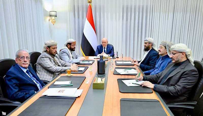 الرئاسي اليمني: لن نسمح باستخدام أراضينا منصة لتهديد أمن المنطقة والملاحة الدولية