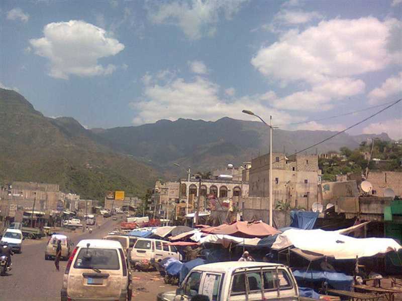 عناصر حوثية تطلق النار على مواطن في سوق الدليل بإب