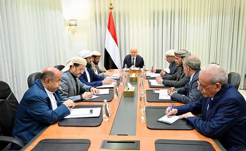 هجوم عدن.. الرئاسي يتعهد بملاحقة المنفذين والممولين والتحالف يهدد بالضرب بيد كم حديد