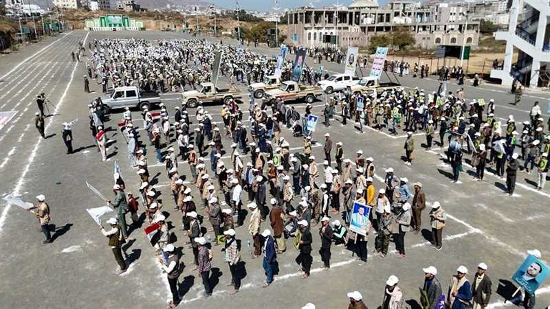 مليشيا الحوثي تعترف بإخضاع 8600 طالب في جامعات وكليات ومعاهد إب لدورات عسكرية