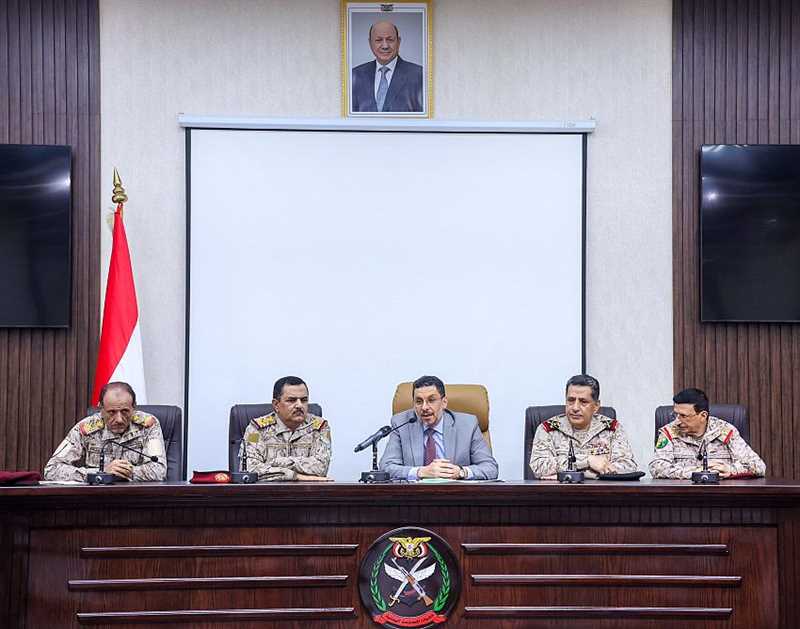 رئيس الوزراء: جاهزية الجيش لدحر ميلشيات الحوثي الأساس لتحقيق السلام باليمن