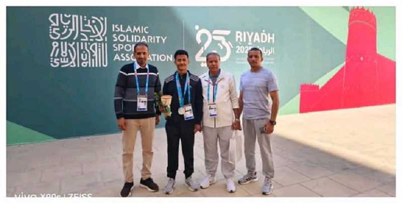 الرياض.. شاب من إب يحرز ميدالية فضية في لعبة البنجاك سيلات
