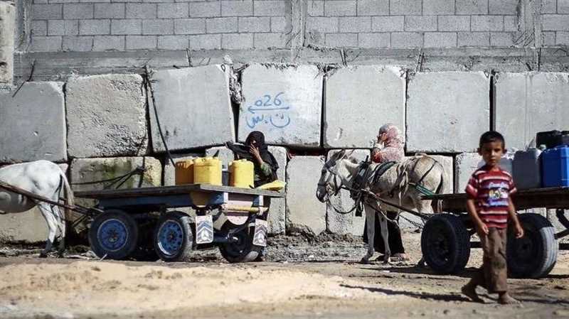 العطش يهدد حياة الناجين من نيران القصف في غزة