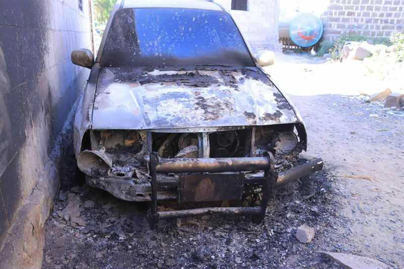 بعد أيام من مهاجمة منزله.. إحراق سيارة مواطن في حبيش شمالي إب