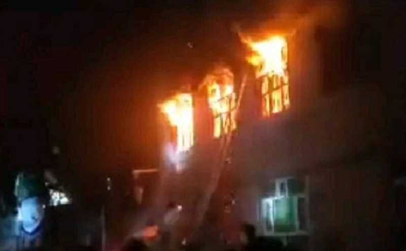 إب..حريق يلتهم منزل مواطن أثناء حفلة زفاف في يريم