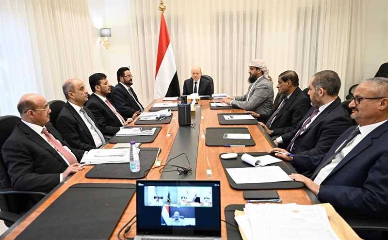 الرئاسي يناقش مستجدات الأوضاع الوطنية ويحث على تعظيم مكاسب الإصلاحات وتضييق الخناق على المليشيات