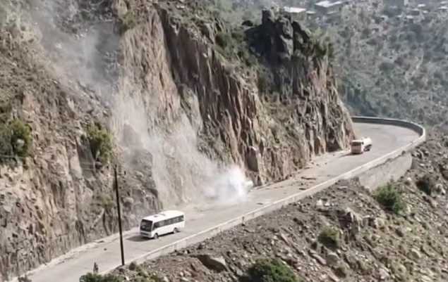تعز..استشهاد وإصابة 13 مدنياً بقصف حوثي استهدف طريق هيجة العبد