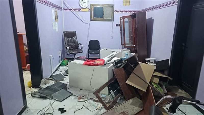 الاتحاد الأوروبي يدين اقتحام صحيفة عدن الغد