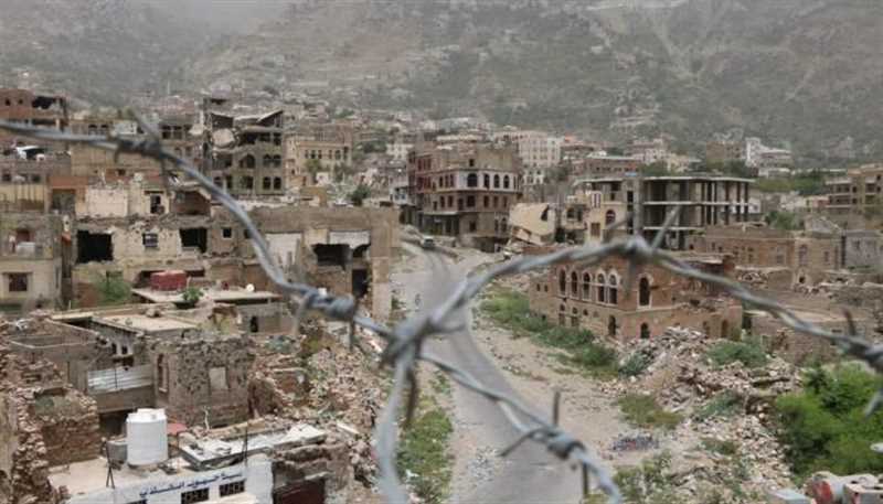 مسؤول محلي بتعز: مليشيات الحوثي تواصل إغلاق 23 طريقا