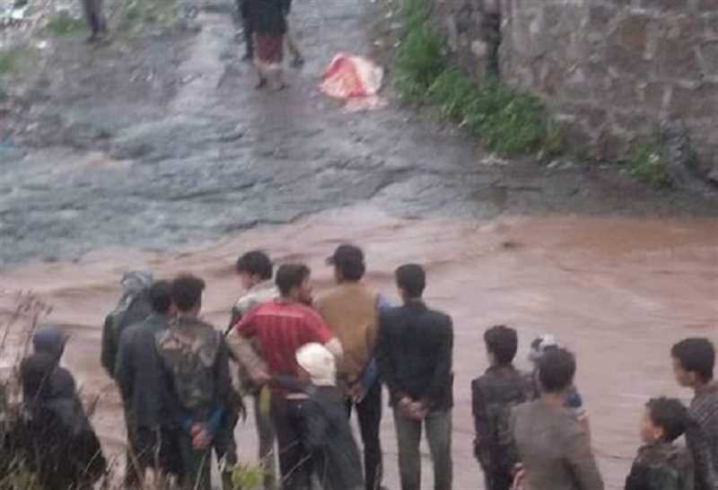 العثور على جثمان امرأة جرفتها سيول الأمطار في ريف إب