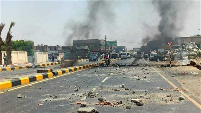 لحج.. احتجاجات غاضبة تندد بانقطاع التيار الكهربائي