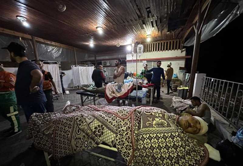 مرصد حقوقي: إسرائيل تحول مباني مجمع الشفاء الطبي في غزة مركزا للاعتقال والتنكيل