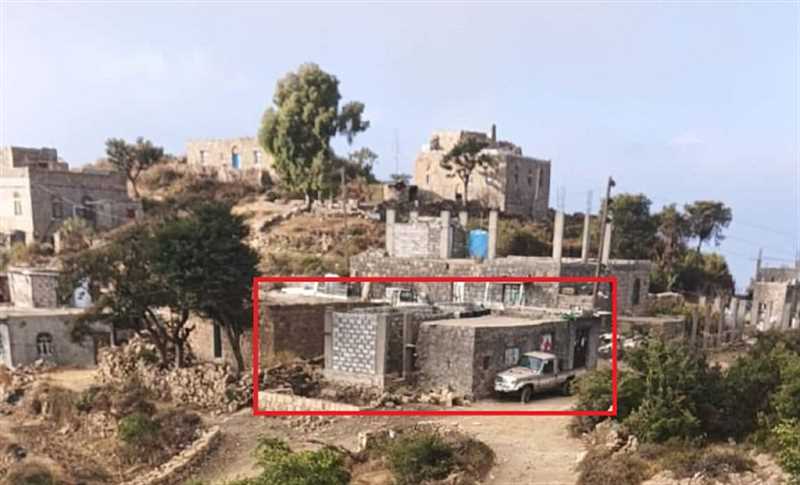شيخ حوثي يسطو على أرضية مواطن ويبني فيها منزلاً لنجله بالعدين غربي إب