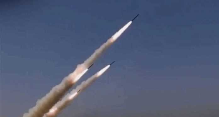 التحالف: اعتراض وتدمير 12 صاروخاً أطلقها الحوثيون باتجاه المنطقة الجنوبية والرياض
