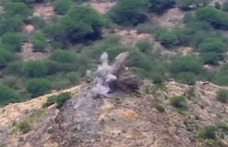 تعز.. قوات الجيش ترد على قصف حوثي وتحقق إصابات مباشرة