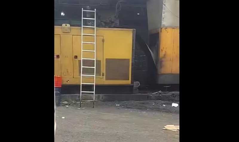 سكان حي في المشنة يشكون من محطة كهرباء تجارية