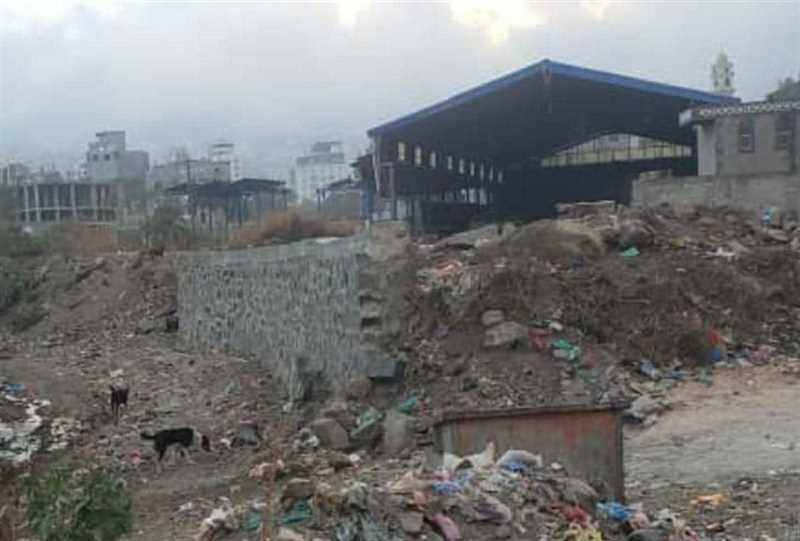 أشغال الحوثي بإب يمنح ترخيص بناء مخالف في سائلة السبل مقابل رشوة مالية