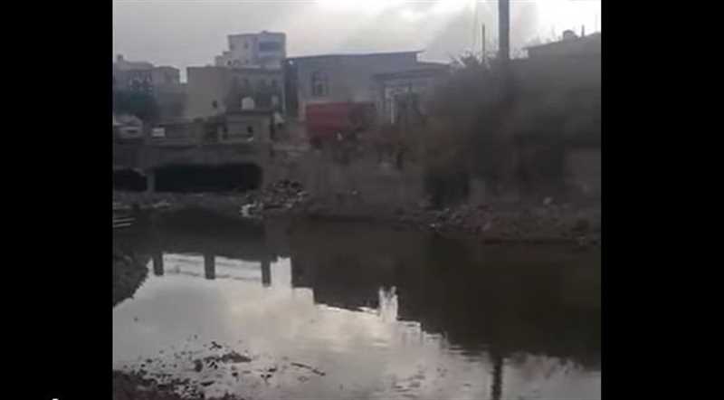 مواطنون يشكون من تجمعات الصرف الصحي في مدينة إب