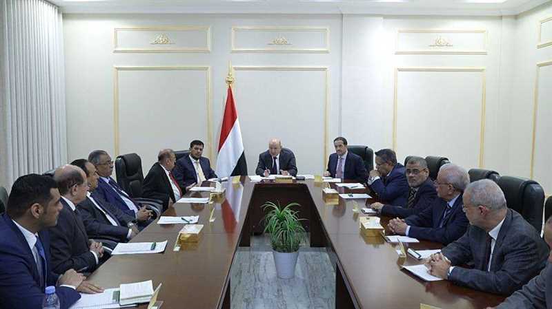 الرئيس العليمي يطلب من التحالف التدخل العسكري لمساندة الجيش وحماية المدنيين في حضرموت