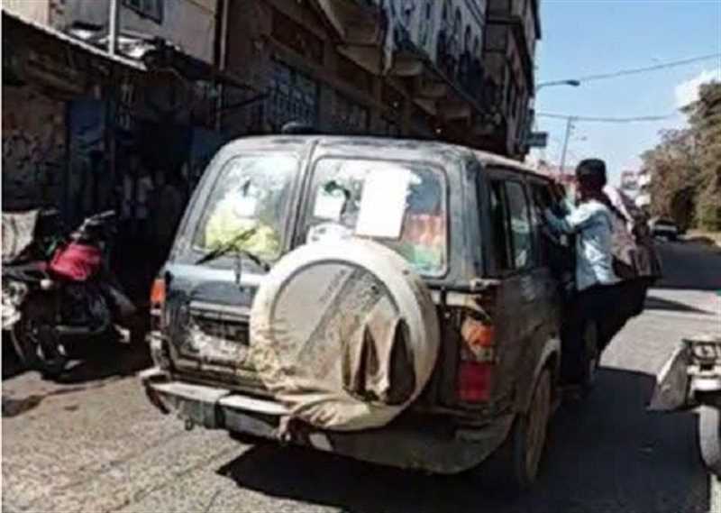 عنصر حوثي يدهس مسن في مدينة إب ويتركه يواجه مصيره