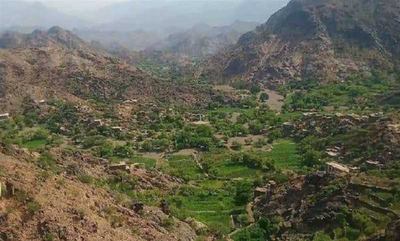 مليشيا الحوثي تستهدف المواطنين في قرى المسيمير بلحج