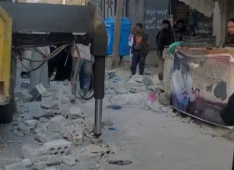 وفاة فتاة وإصابة أخرى في حادثة سقوط  مواد بناء غرب مدينة إب