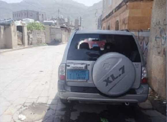 إب.. مسلحون حوثيون يطلقون النار على شاحنة ومجهولون يهشمون زجاجات سيارة