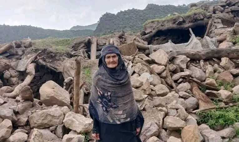 عناصر حوثية يهدم منزل مُسنة في العدين غرب إب