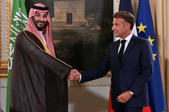 فرنسا والسعودية تدينان الهجمات الحوثية وتؤكدان دعمهما للمجلس الرئاسي اليمني