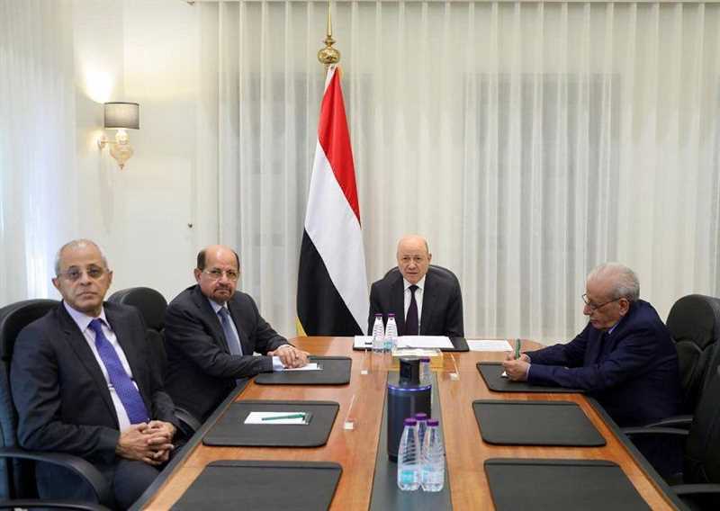 الرئيس العليمي: لن نقبل بتحويل الشراكة السياسية إلى تمرد أو فرض واقع بالقوة