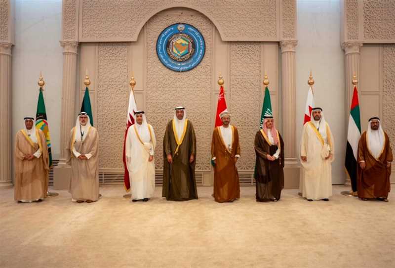 وزراء دول الخليج العربي يؤكدون التزامهم بدعم الشرعية والحفاظ على وحدة اليمن وسلامة أراضيه