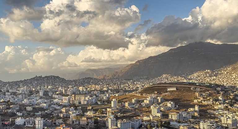 سلاح ومخدرات وغياب للقانون.. كيف حول الحوثيون محافظة إب الهادئة إلى بؤرة للعنف؟