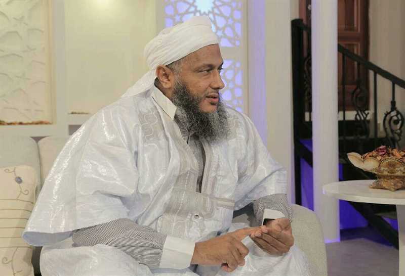 نائب اتحاد علماء المسلمين يدعو إلى نصرة تعز وفك الحصار الحوثي عنها