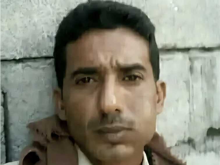 مليشيا الحوثي تختطف معلماً في حجة لانتقاده الفساد ومطالبته بصرف الرواتب