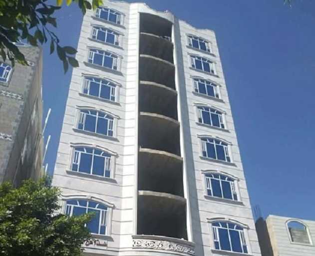 إب.. أشغال مليشيا الحوثي يمنح تراخيص بناء أبراج سكنية مخالفة للمواصفات